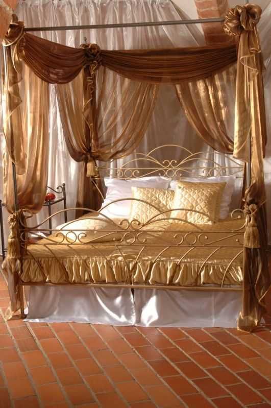 Łóżko podwójne metalowe z baldachimem 160x200 cm