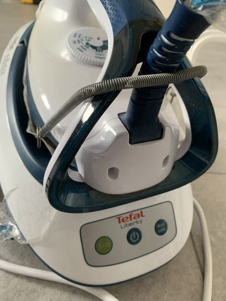 Żelazko z generatorem pary Tefal Liberty – sprawne, stacja parowa