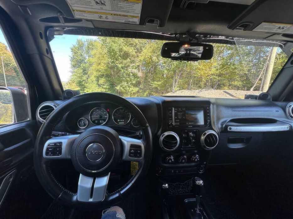 Jeep Wrangler Unlimited Freedom Edition      2014