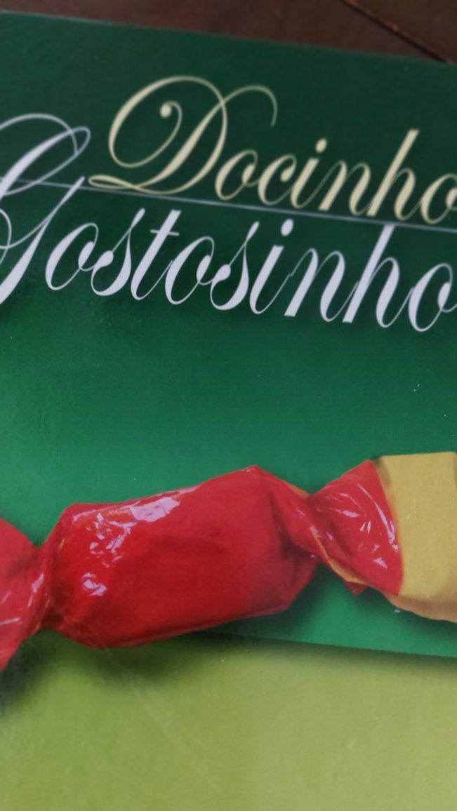 Livro "Docinho e Gostosinho " do Círculo de Leitores