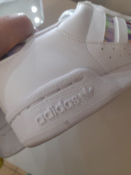 Sapatilhas Adidas Holográficas