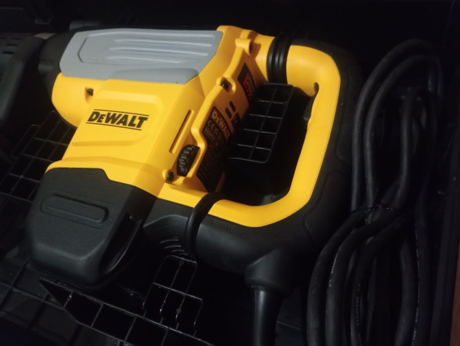 MŁOT udarowo-obrotowySDS-MAX MŁOTOWIERTARKA DEWALT D25773K 1700W 19,4