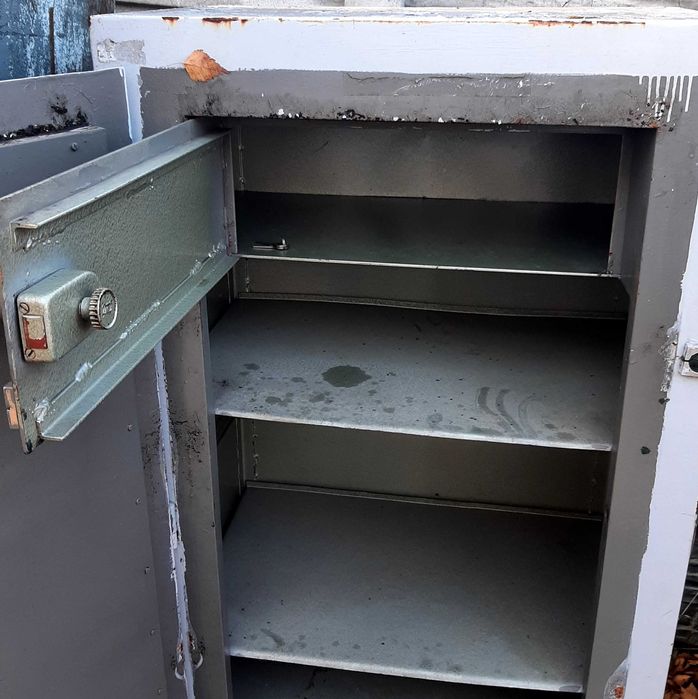 Szafa metalowa 150x70x45cm