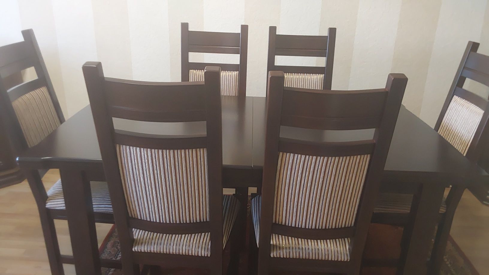 Sprzedam Stół z krzesłami