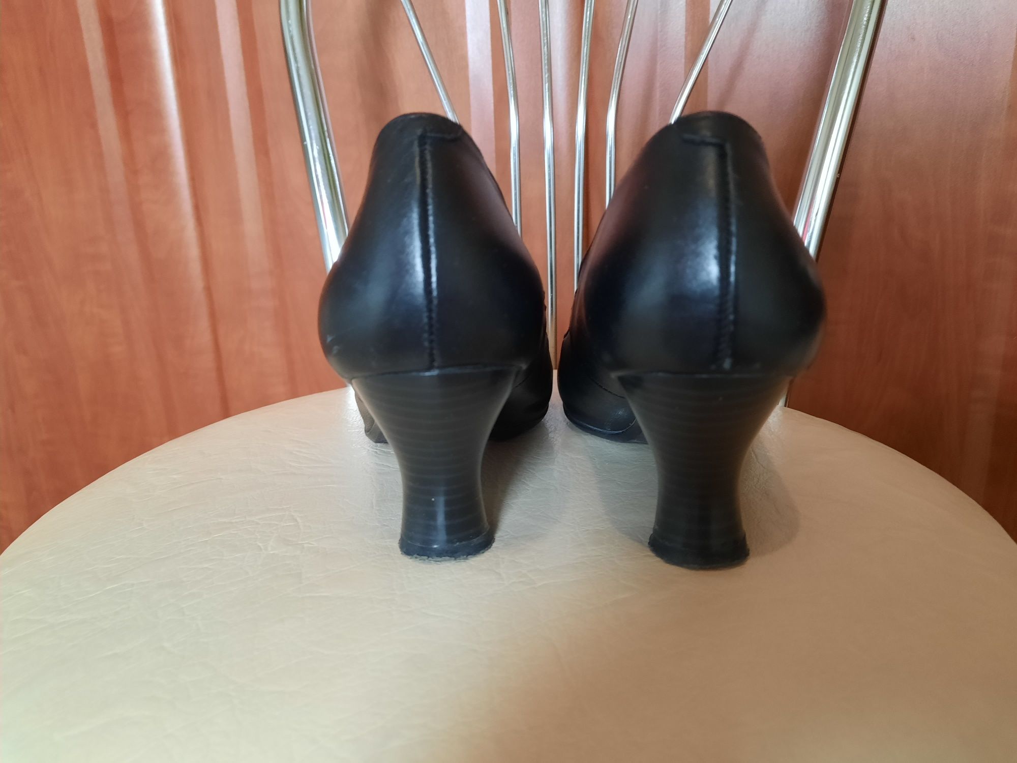 Buty czółenka  Hush Puppies r 39