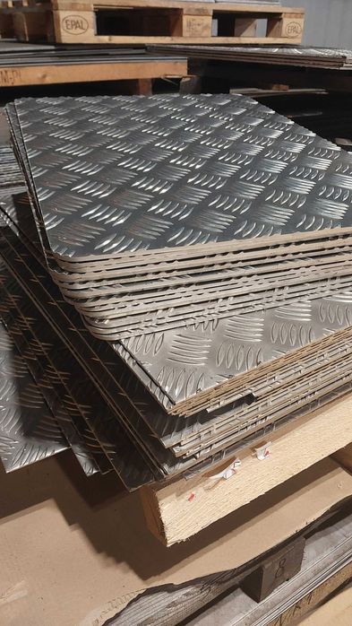 Blacha ryflowana, formatka aluminiowa, aluminium 4,0x390x520mm, BYTOM