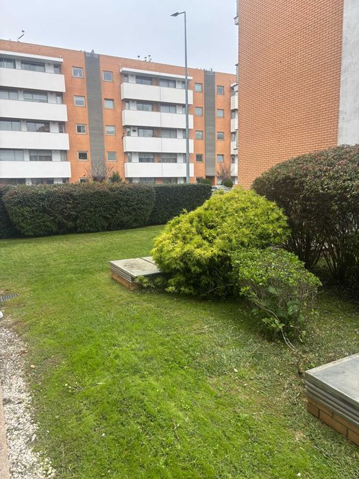 ARRENDAMENTO  - Apartamento T2, totalmente mobilado e equipado.