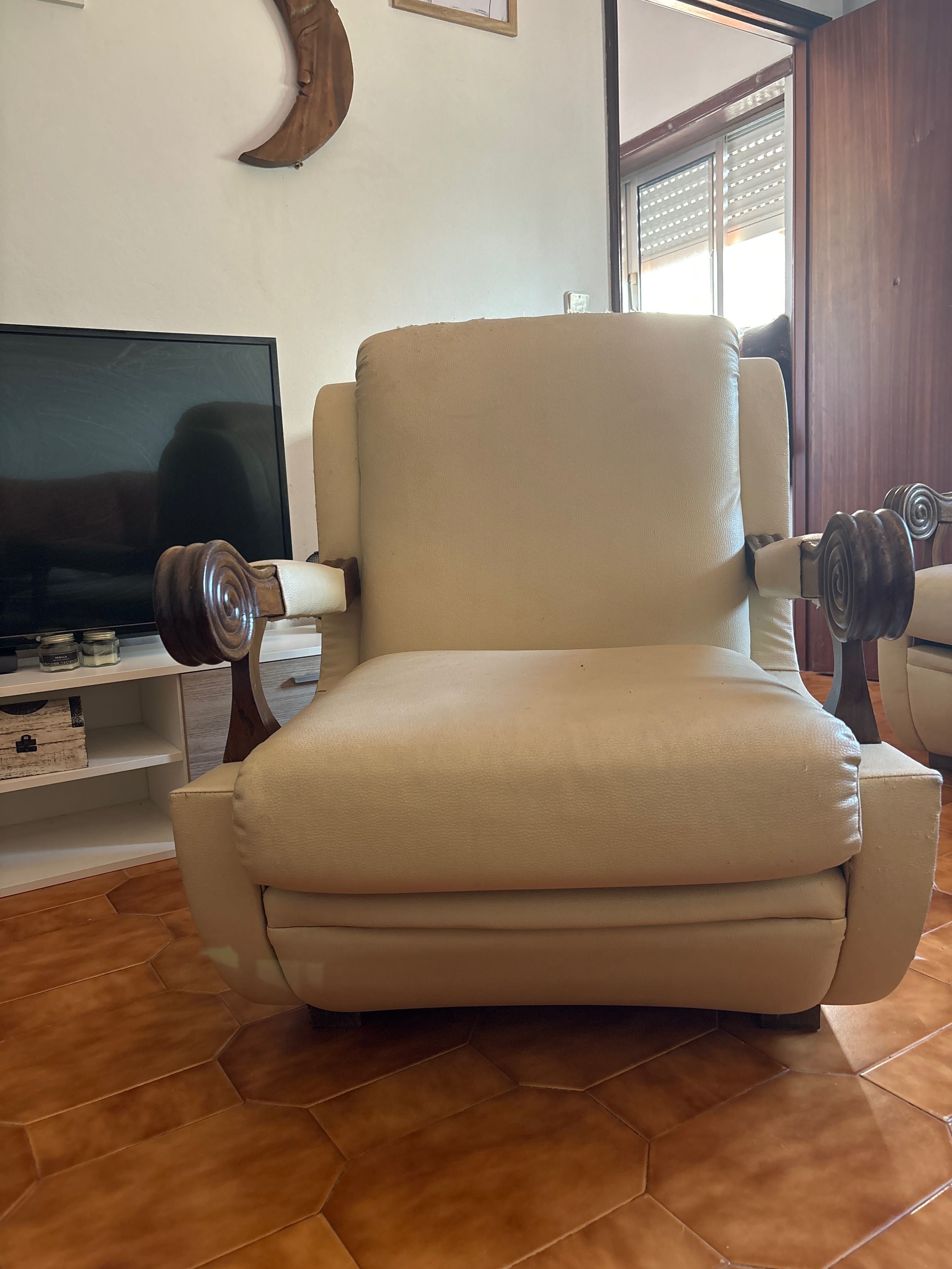 Sofá-cama + 2 poltronas