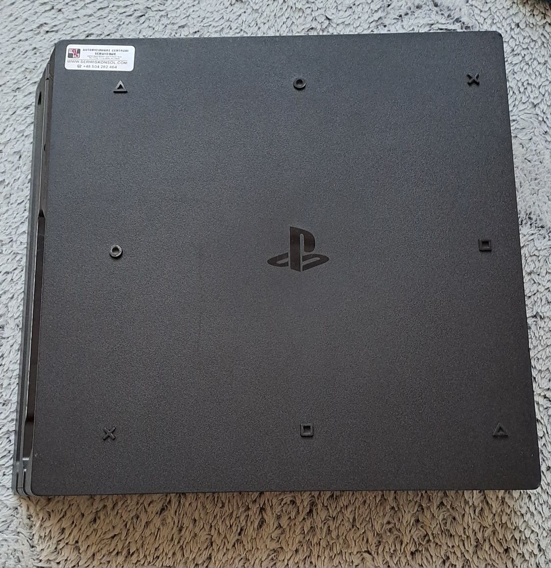 Ps4 Pro 1TB z dwoma padami