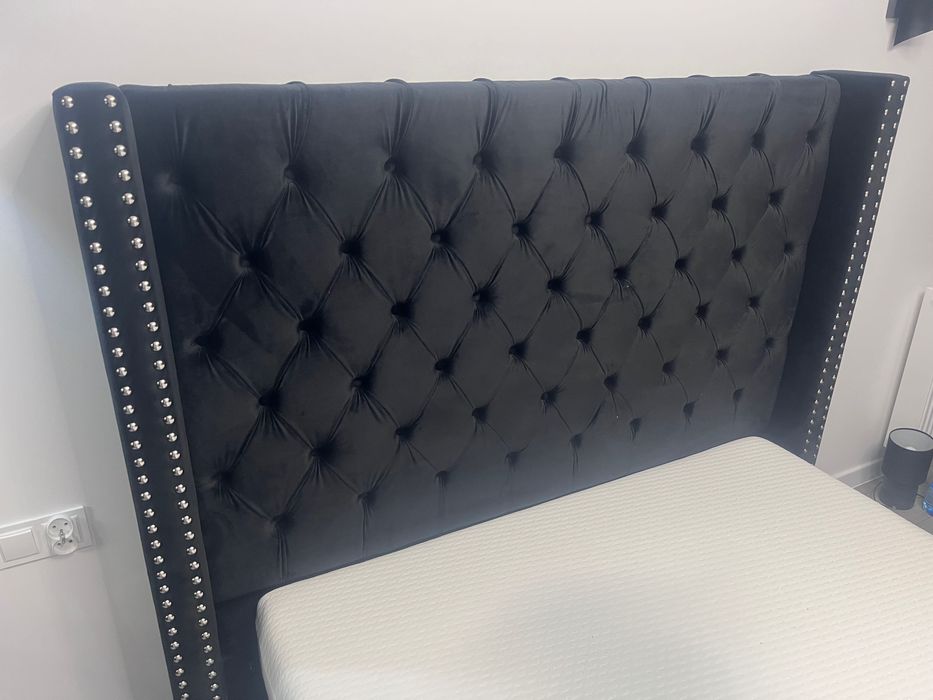 Łóżko razem z materacem marki Wellpur 140x200