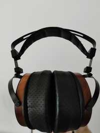 Headphones Monolith M1060