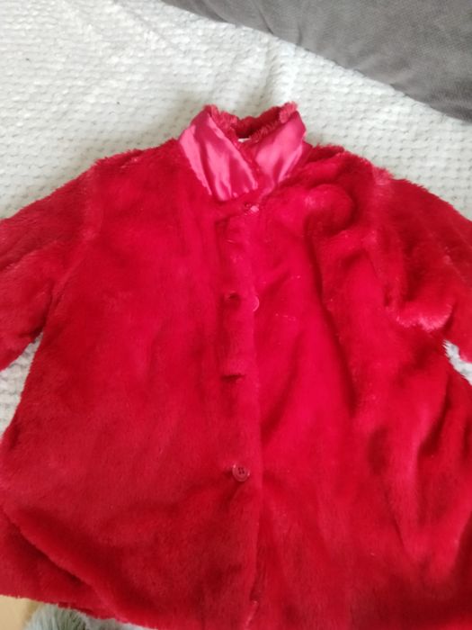 Karton ubrań dla dziewczynki