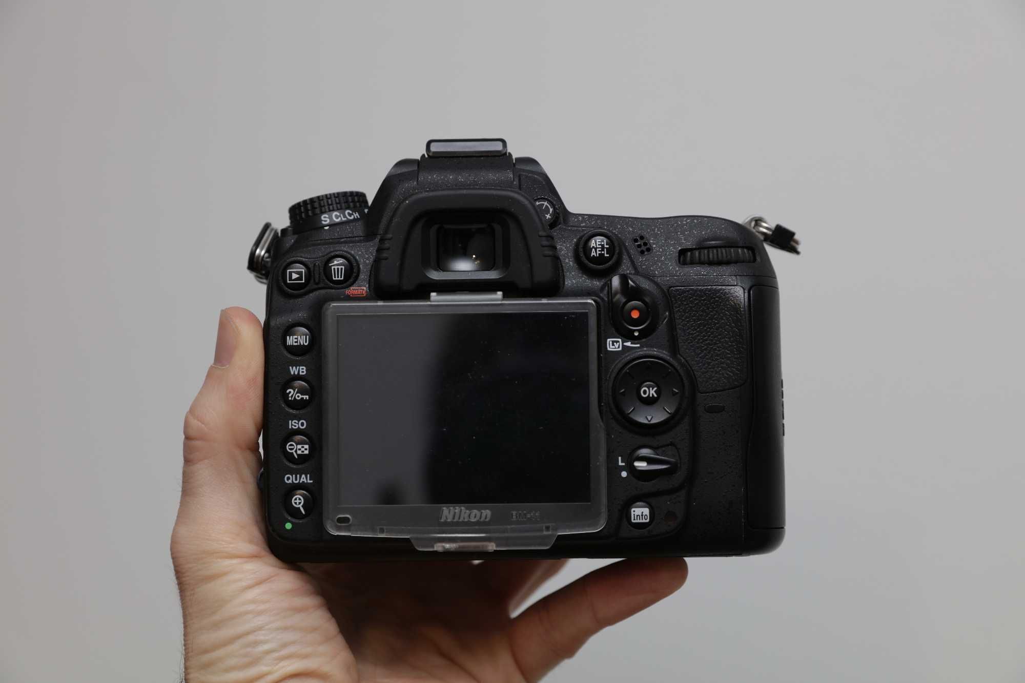 Nikon D7000 | DX | 16MP | Sensor Sony | Full HD