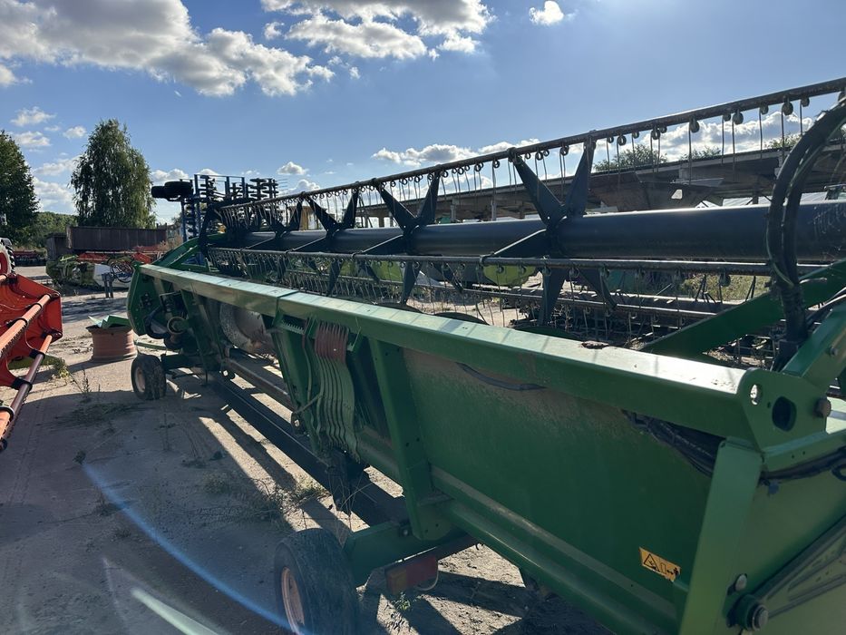 Комбайн John Deere W650