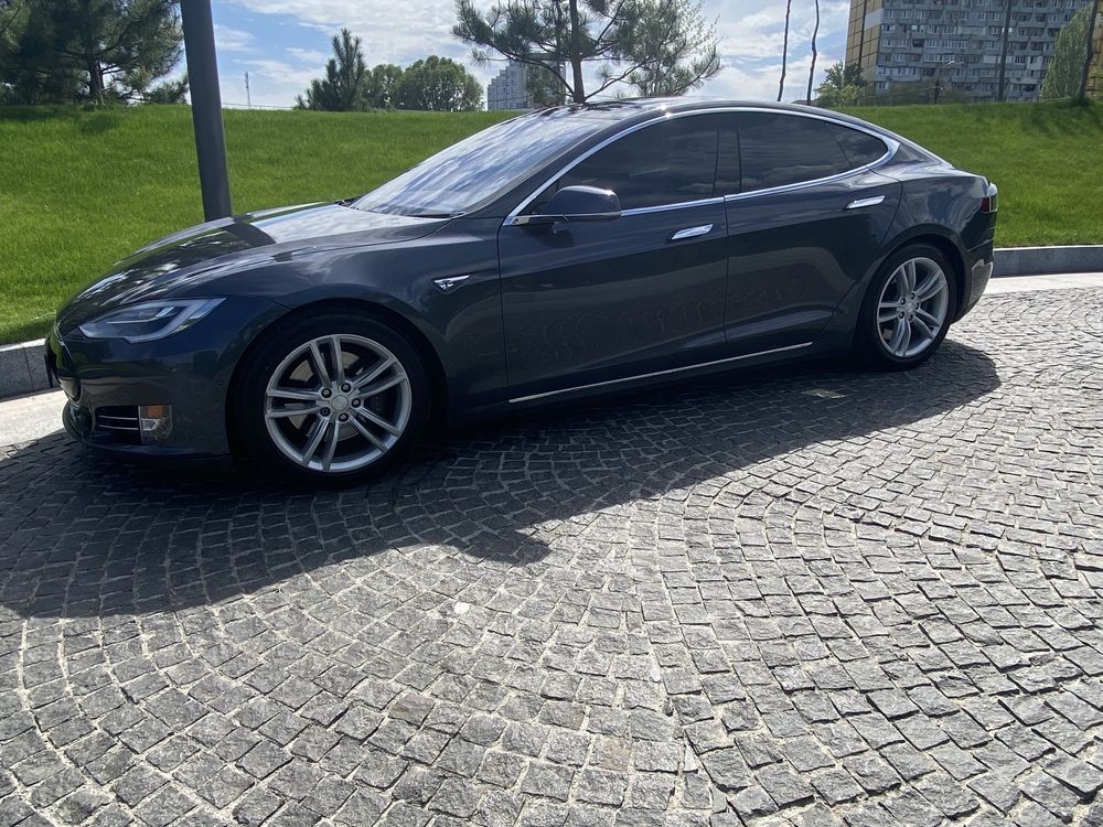 Tesla model s 85D dual motor awd