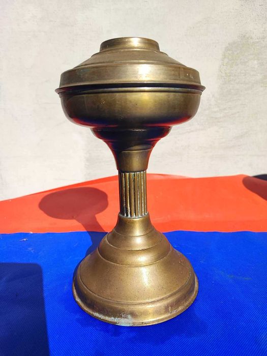 Stara mosiężna podstawa do lampa naftowa wys.27 cm.
