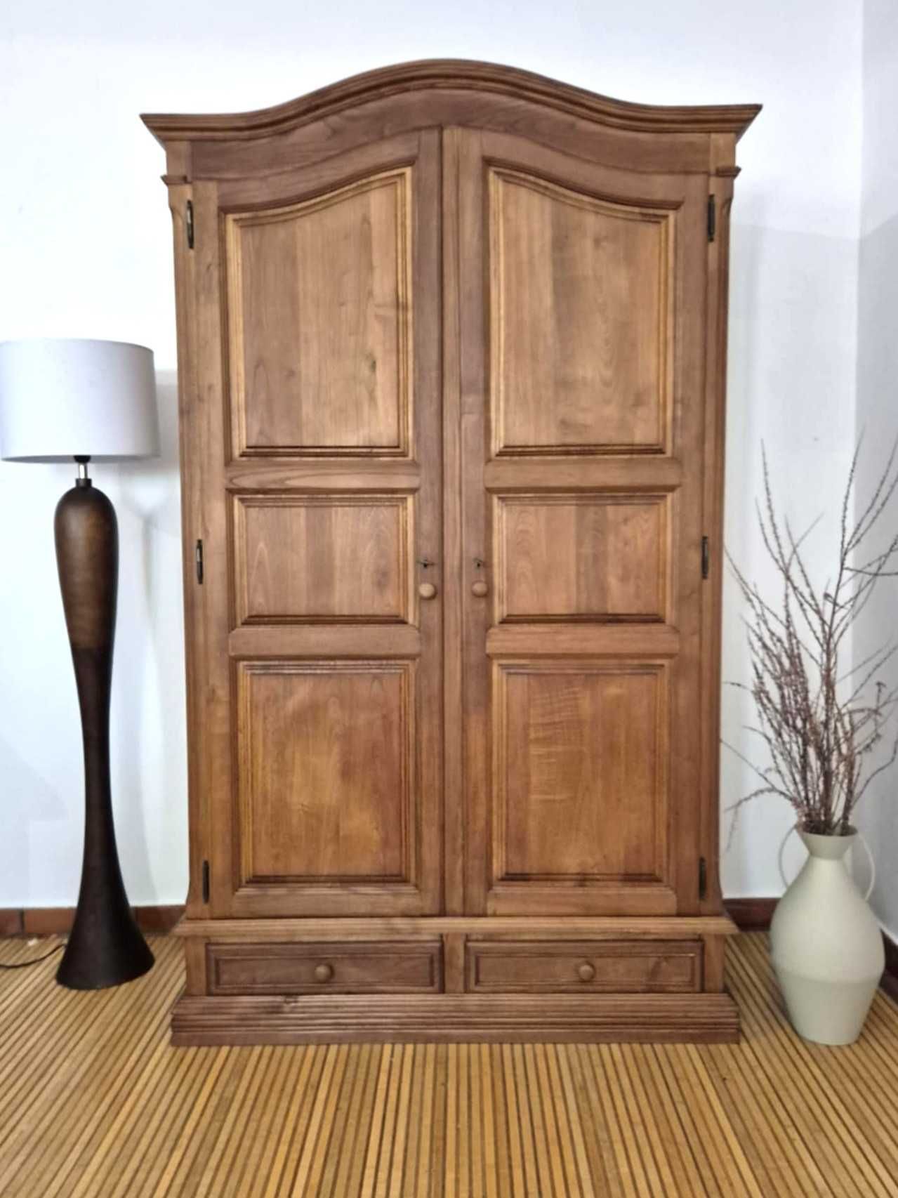Armário / Roupeiro/ Aparador / Madeira Maciça / Rustico / Vintage