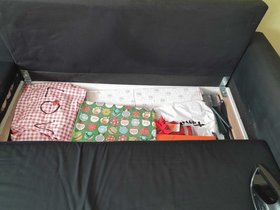 Sofá chaise longue com arrumação e sofá-cama