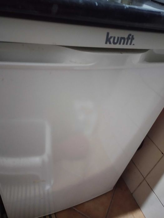 arca  Congeladora vertical 4 gavetas bom estado conservação