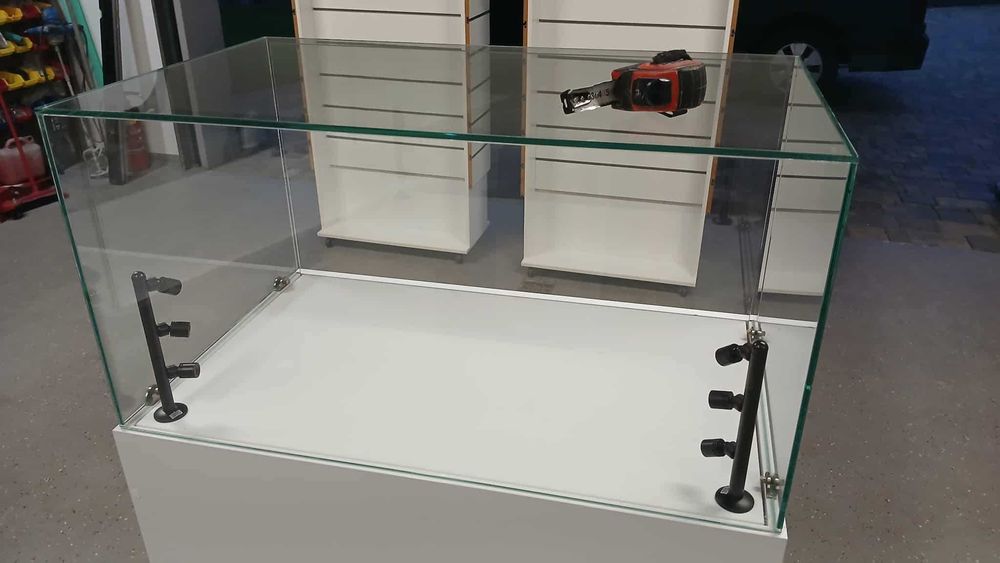 Gablota szklana jubilerska na postumencie , wysepka, słupek,  Led