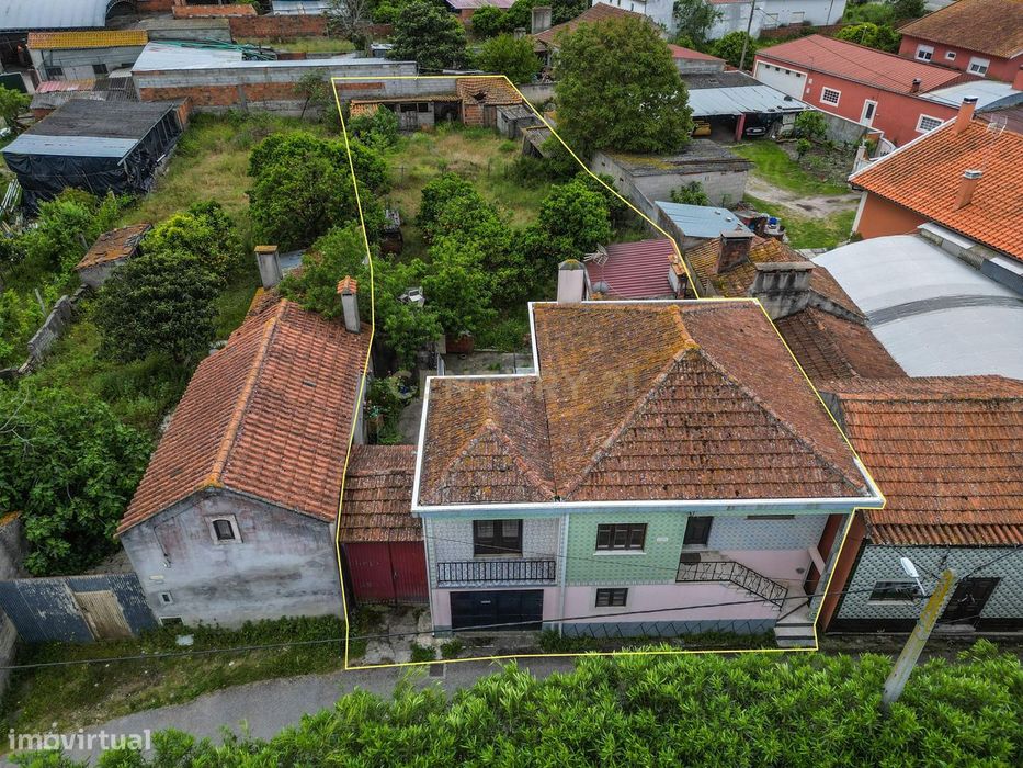 Casa T3 com Jardim e Garagem em Caniceira, Tocha.