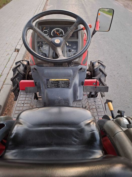 Traktorek Mitsubishi mt200