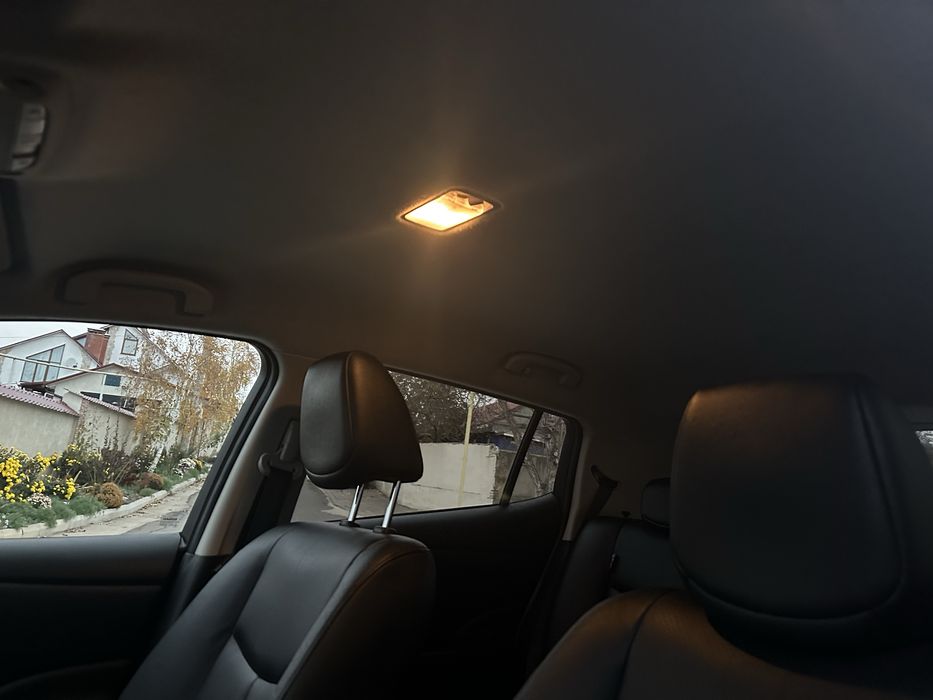 Продам Nissan Leaf