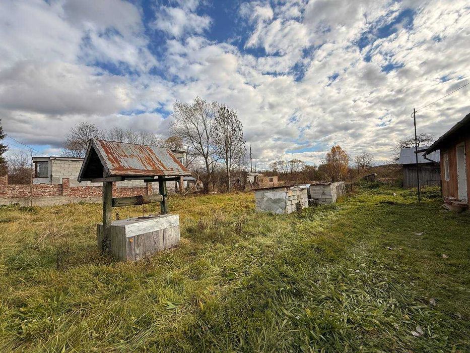 Продаж будинку з ділянкою