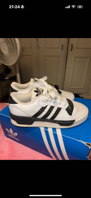 Sapatilhas adidas originais , número 36