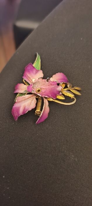 Broszka z czasów PRL-u