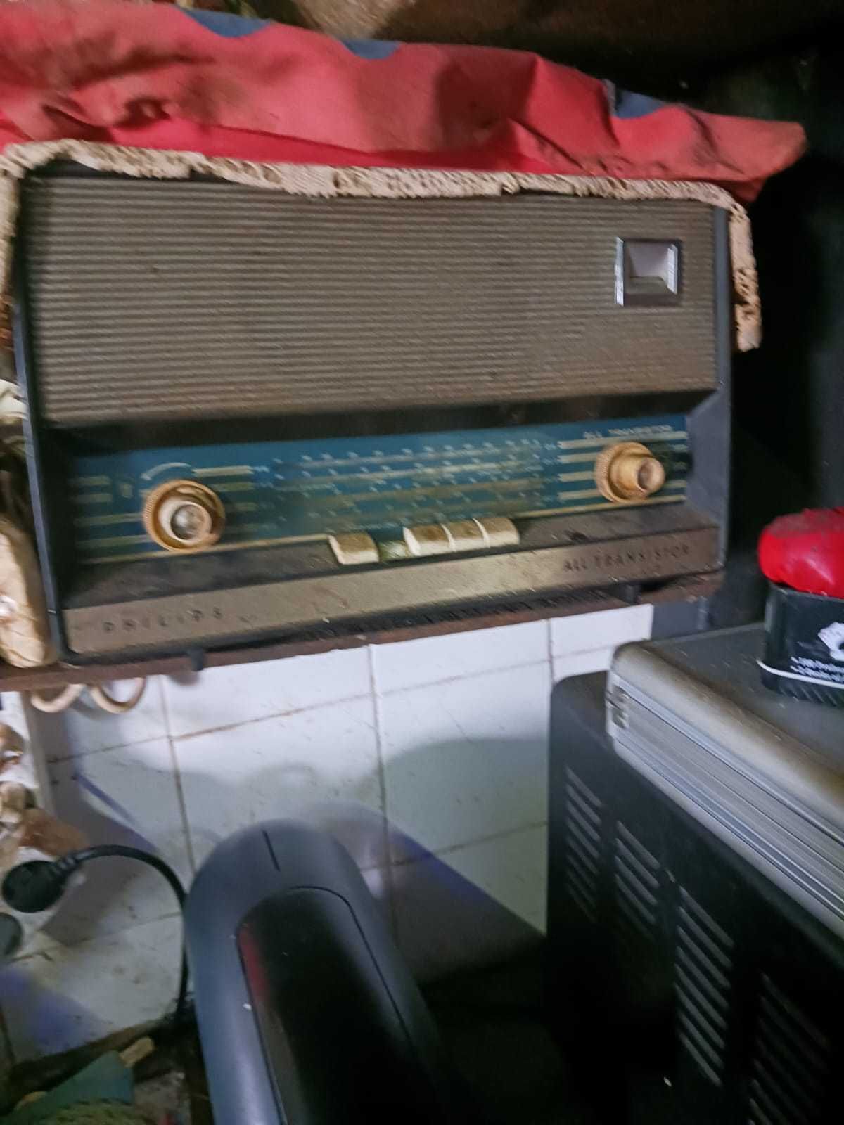 radios antigo philips e telefunken. a funcionar .