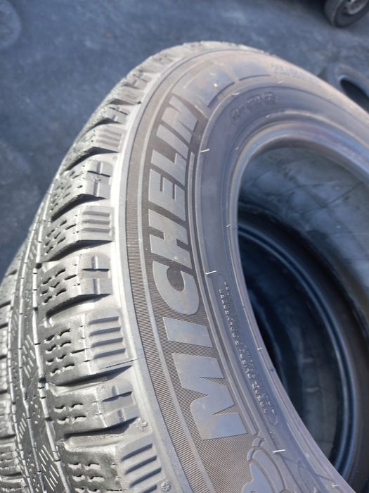 Opony używane 215/65/16c michelin 2x6 mm 2023