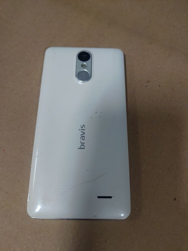 Bravis A504 dual SIM