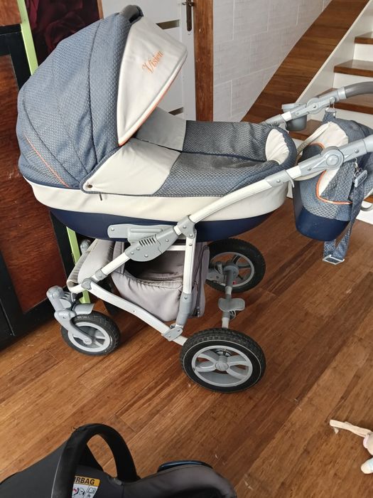 Wózek Camarello Vision gondola plus gratisy zabawki mata