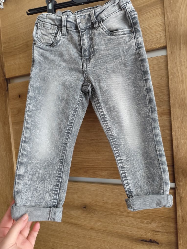 Spodnie jeansy rurki dekatyzowane Reserved 104