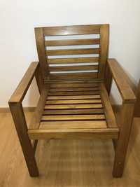 Cadeirao em madeira