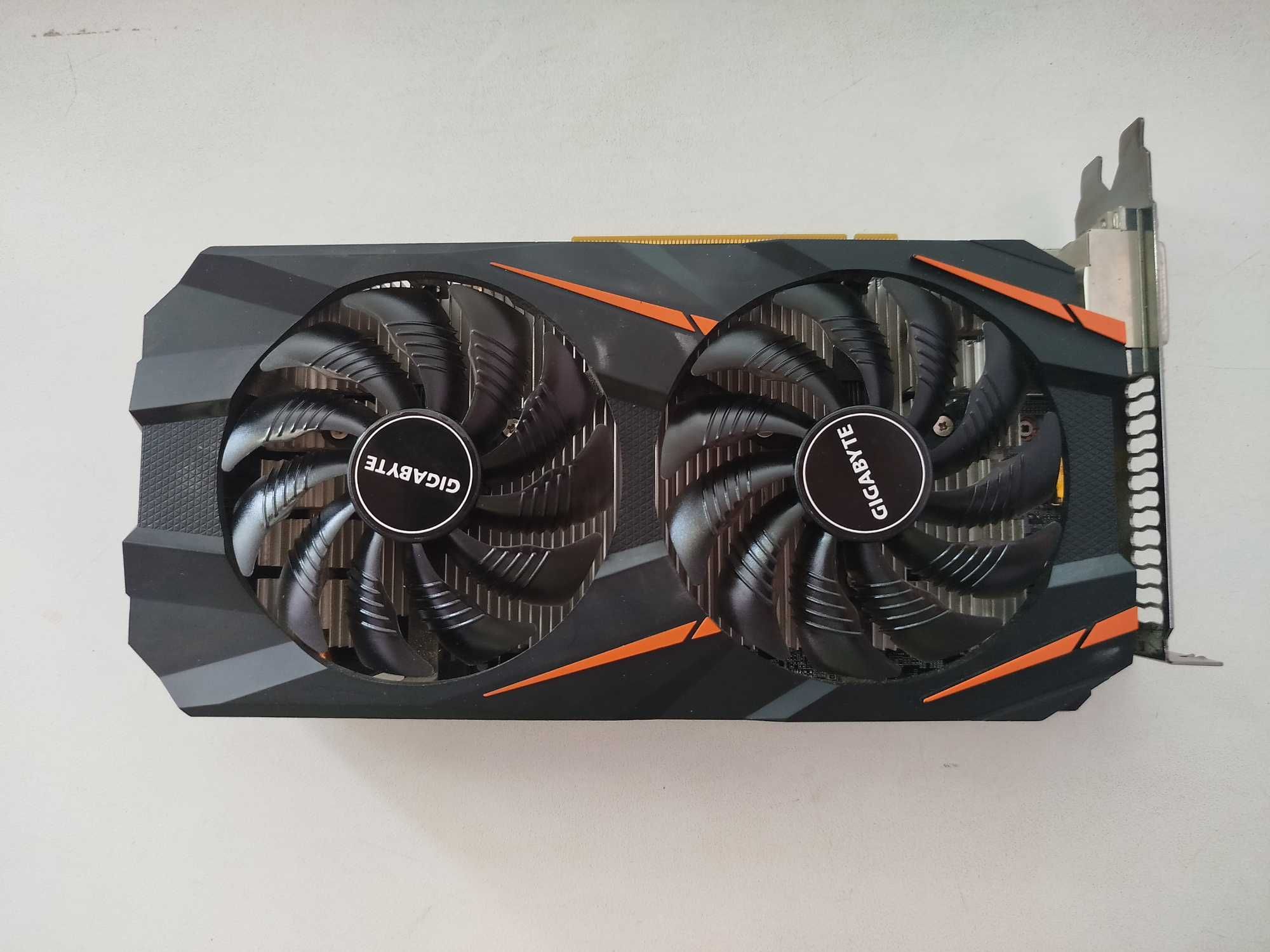 Відеокарта Gigabyte GTX 1060 3GB Windforce OC – б/у, відмінний стан