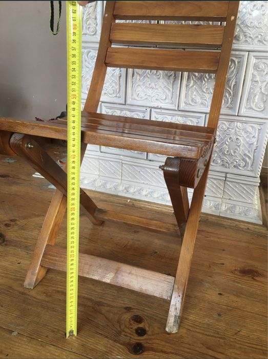 Розкладні деревяні крісла