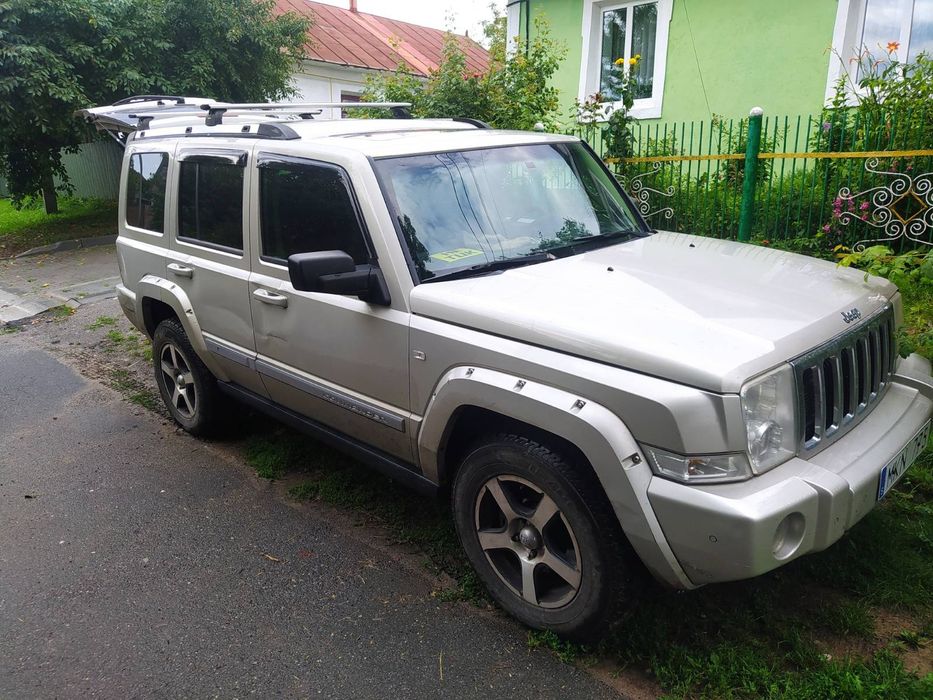 Jeep Comangeer 3.0 автомат повний привід для тих в когоУБД хороша ціна