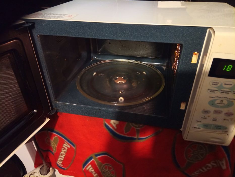 Микроволновая печь Samsung в отличном состоянии