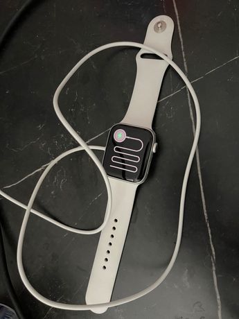 Apple smartwatch 5 44mm sliver