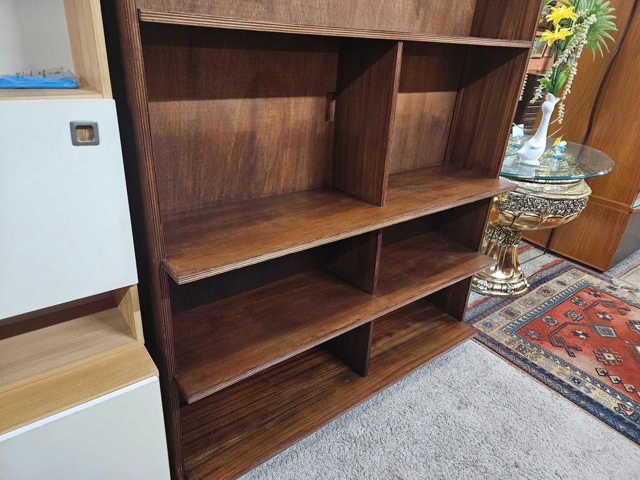 Móvel / estante em madeira - óptimo estado geral