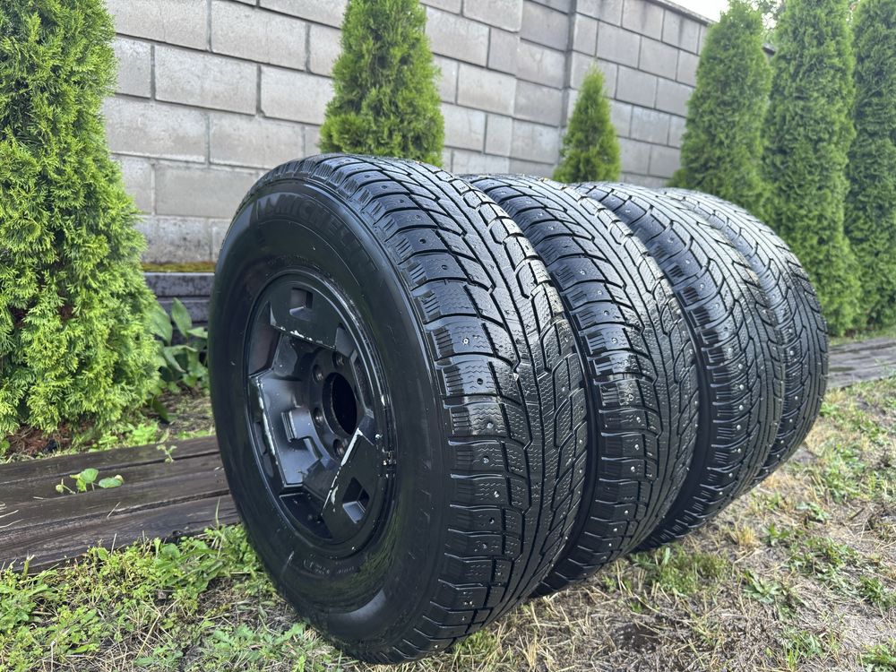 Продам диски+шины 235/75/R15 Michelin