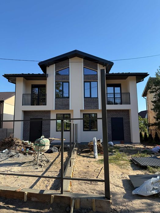 Дуплекс на 3.5сотках в Ірпені, газ, керамоблок.