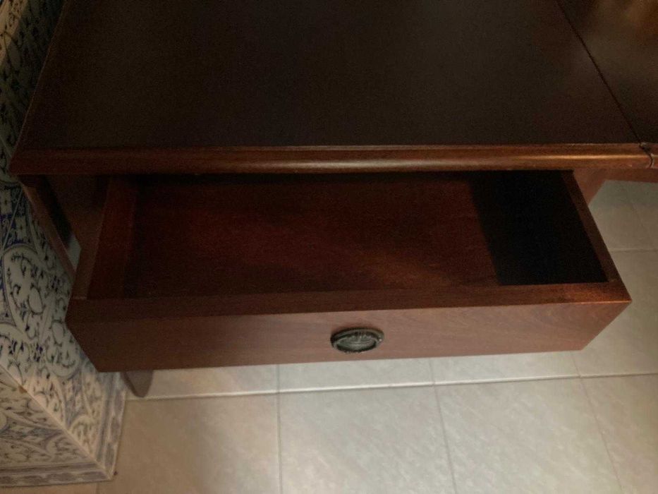 mesa de sala dobrável com gaveta, estilo holandês
