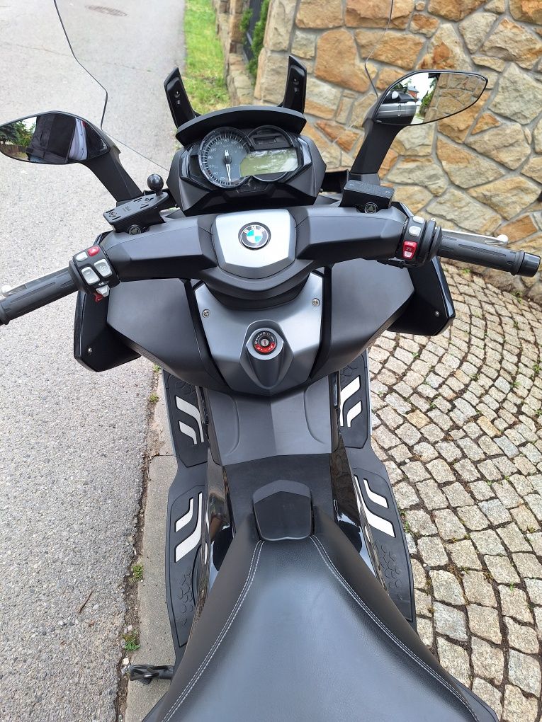 Motocykl Maxi Skuter