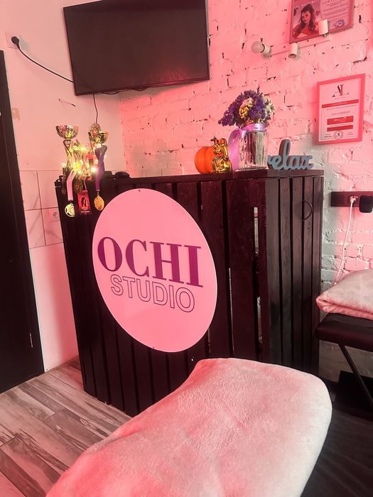 Ресепшн, диван, визажное зеркало