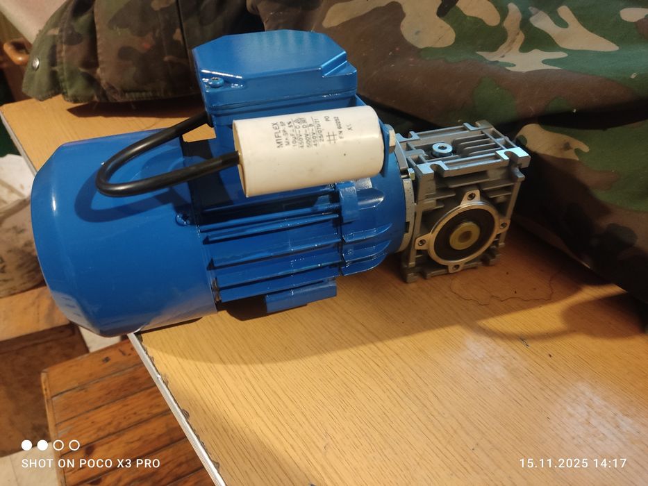 motoreduktor napęd do pieca 0 18 kw 2,5 obrota 230  v