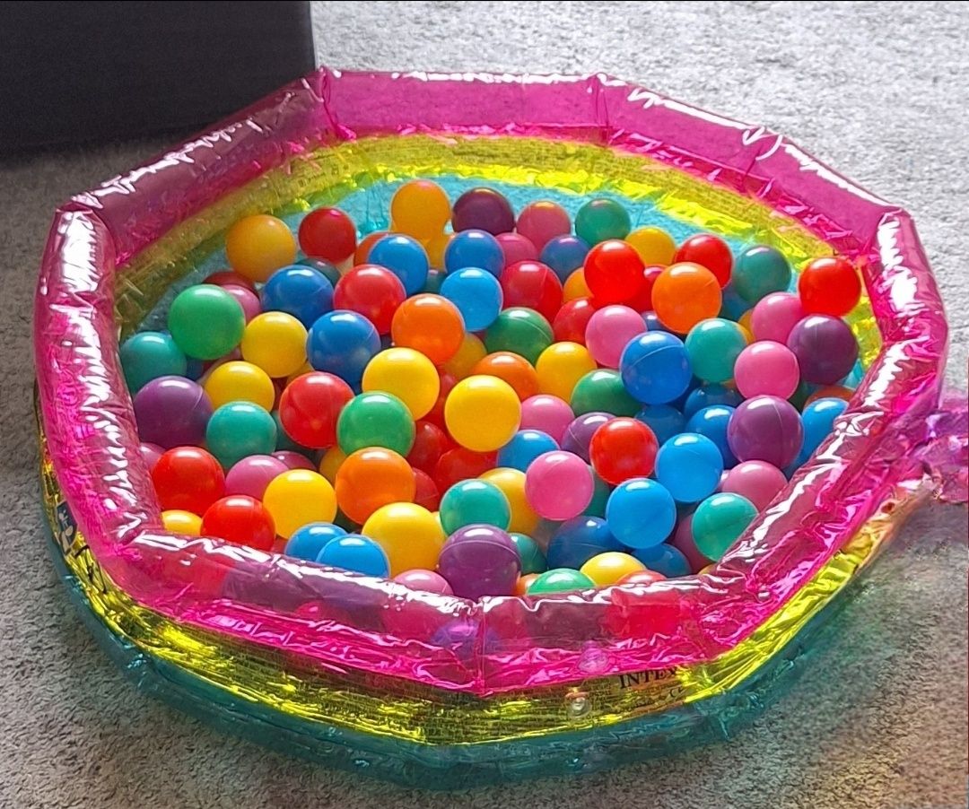 Vende-se piscina insuflável Intex, como nova.