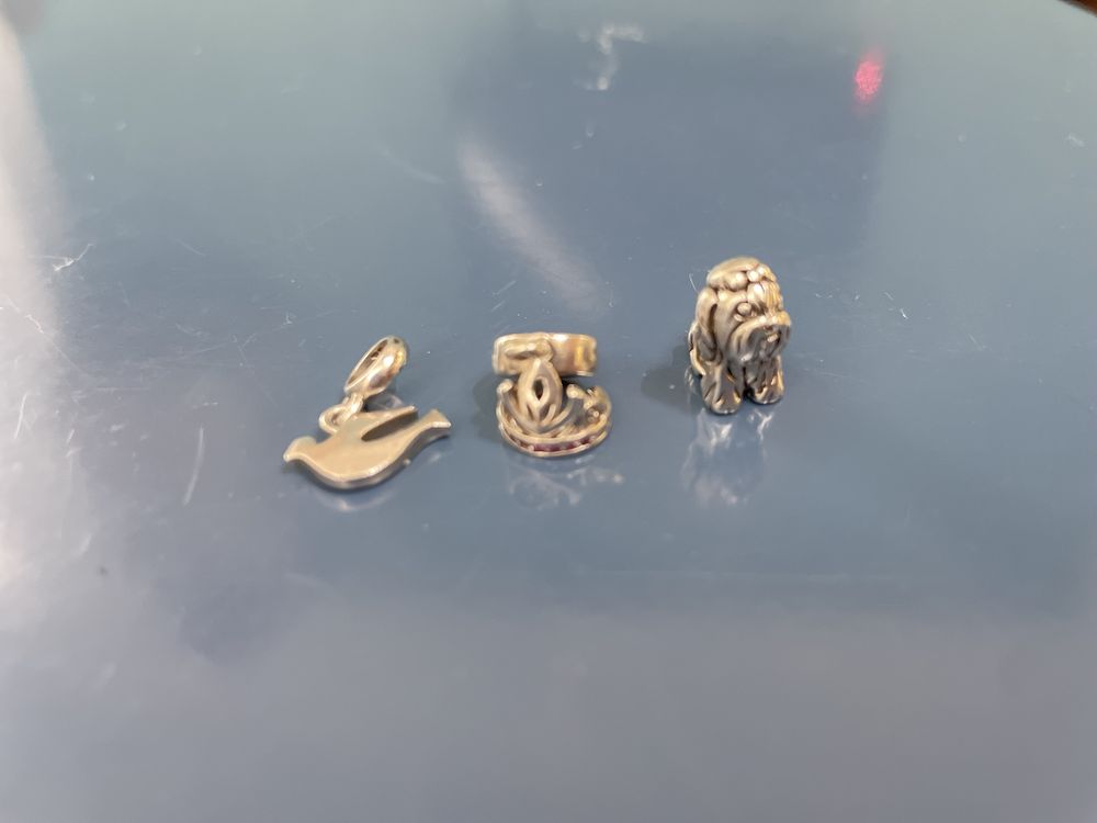 pulseira vivara com pingentes e trava